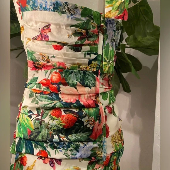 Dolce and Gabbana 🦋 Silk Midi Length Dress Retail: $3360 - Picture 6 of 13